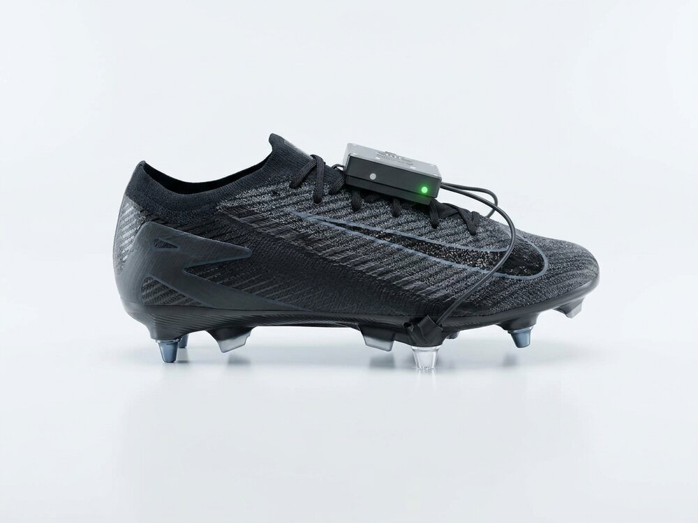 Boot fitted with Stud-E and its Mini-Phyling unit